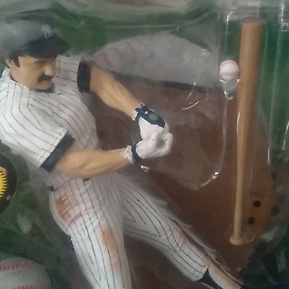 Thurman Munson McFarlene collectible figurine - Picture 3 of 4